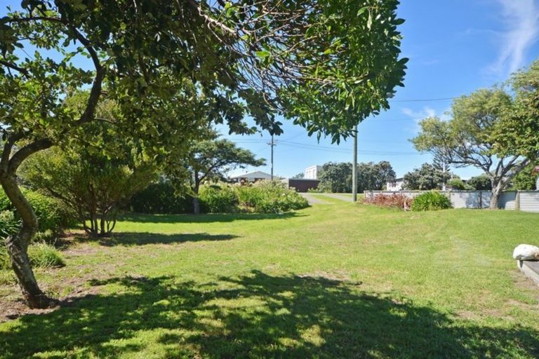 Photo of property in 52 Blue Pacific Parade, Riversdale Beach, Masterton, 5872