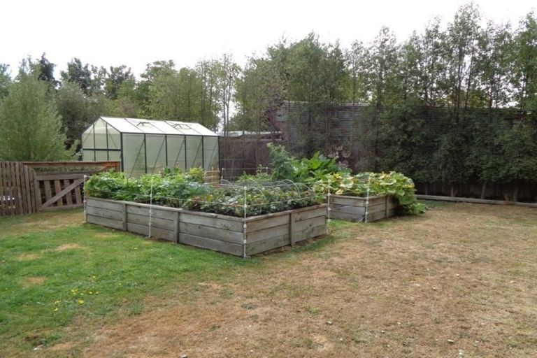 Photo of property in 4 Bluff Street, Coalgate, 7673