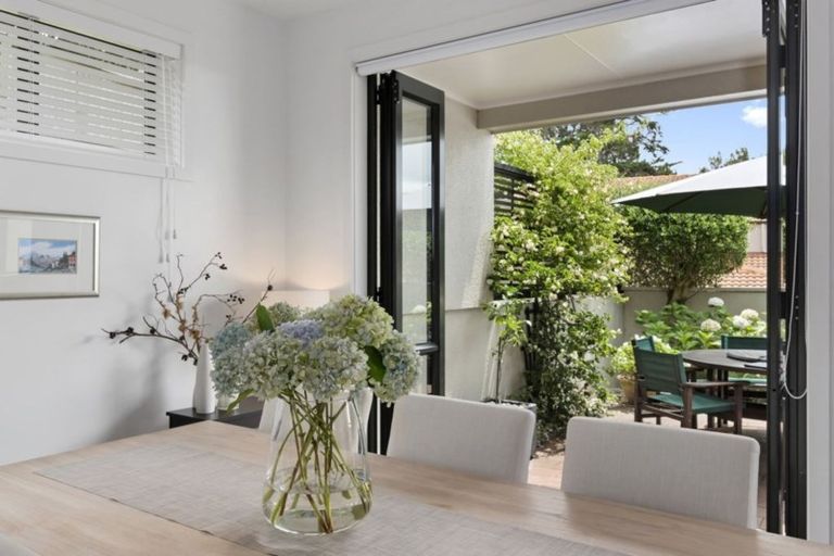 Photo of property in 7/270 Sunset Road, Windsor Park, Auckland, 0632