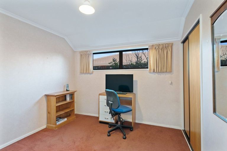 Photo of property in 1/423 Harewood Road, Harewood, Christchurch, 8051