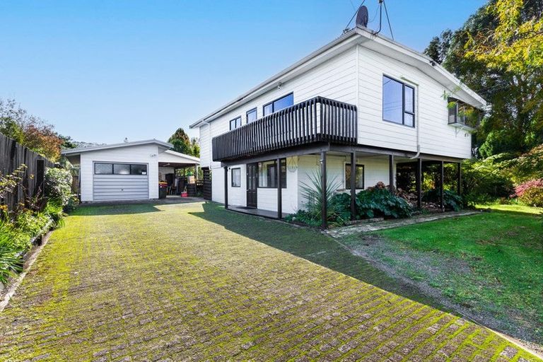 Photo of property in 2 Hugh Avenue, Hamurana, Rotorua, 3097
