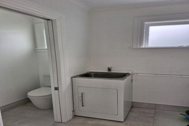 Photo of property in 49 Vivian Street, New Plymouth, 4310