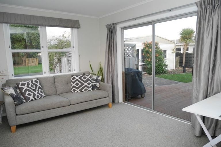 Photo of property in 21 Mazengarb Road, Paraparaumu Beach, Paraparaumu, 5032