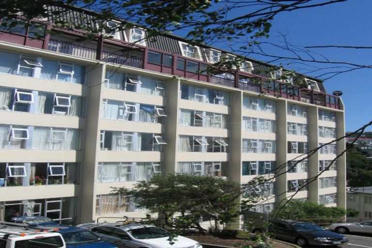 Photo of property in 74a Mcalpine Avenue, Mount Cook, Wellington, 6011