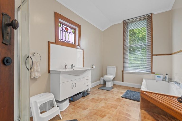 Photo of property in 35 Ross Street, Woodville, 4920