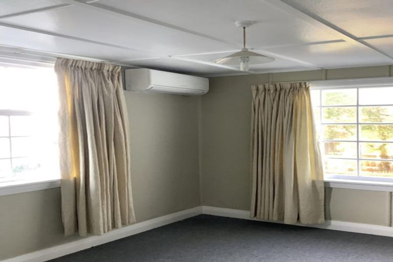 Photo of property in 261 Marine Parade, New Brighton, Christchurch, 8061