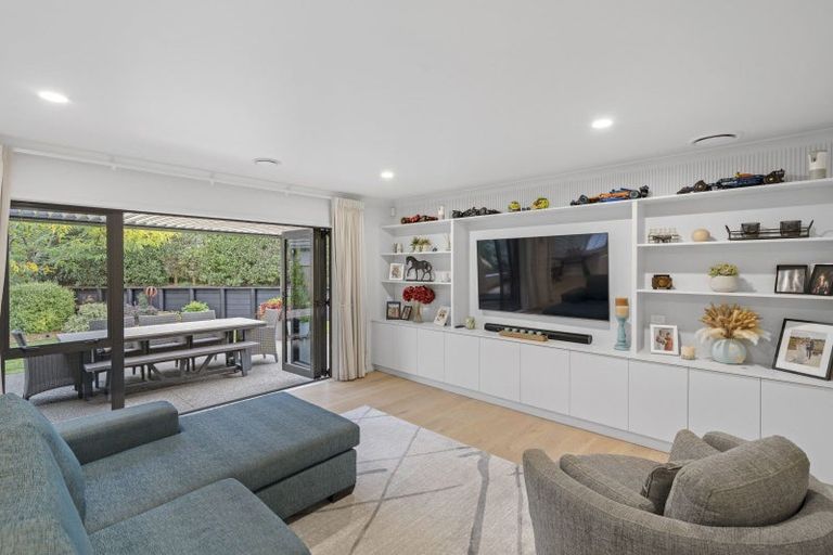 Photo of property in 9 Ellivani Rise, Pukekohe, 2120