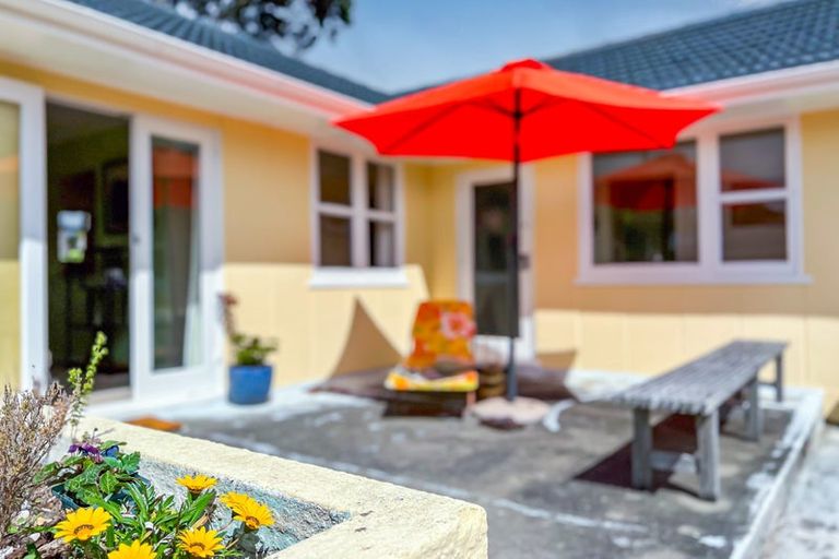 Photo of property in 22 Hohiria Street, Waikanae Beach, Waikanae, 5036