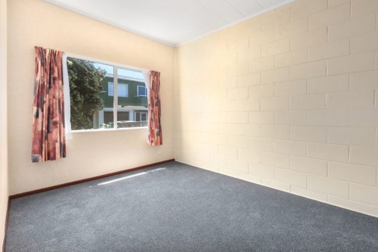 Photo of property in 10/22 Bay Drive, Titahi Bay, Porirua, 5022