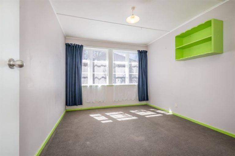 Photo of property in 361 Cambridge Terrace, Naenae, Lower Hutt, 5011