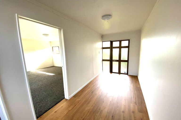 Photo of property in 11 Birman Close, Half Moon Bay, Auckland, 2012