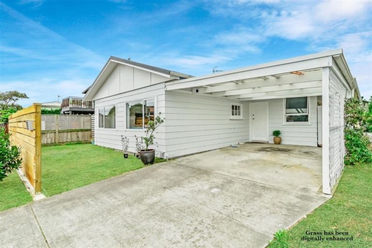 Photo of property in 18 Wharemauku Road, Raumati Beach, Paraparaumu, 5032
