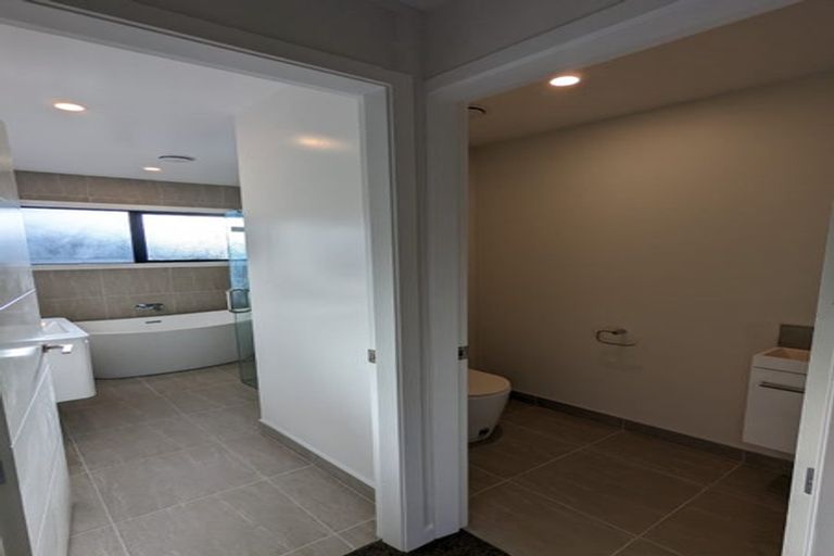 Photo of property in 108a Weraroa Road, Levin, 5510