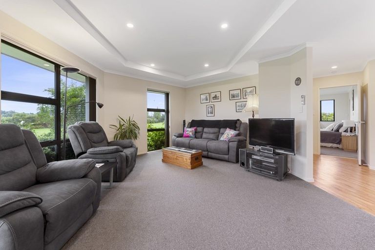 Photo of property in 40 Bell Road West, Halcombe, Feilding, 4777