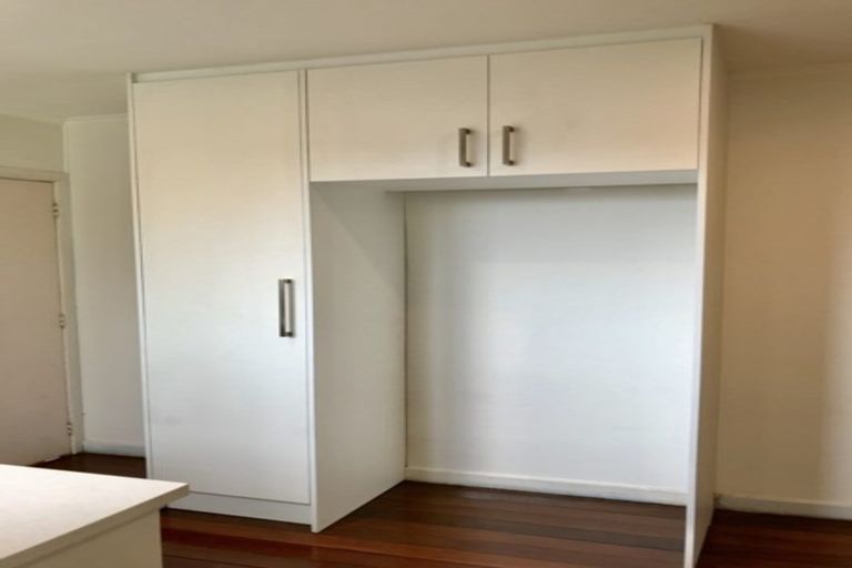 Photo of property in 26 Reid Road, New Lynn, Auckland, 0600