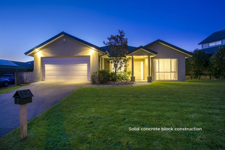 Photo of property in 7 Admirals Court Drive, Greenhithe, Auckland, 0632