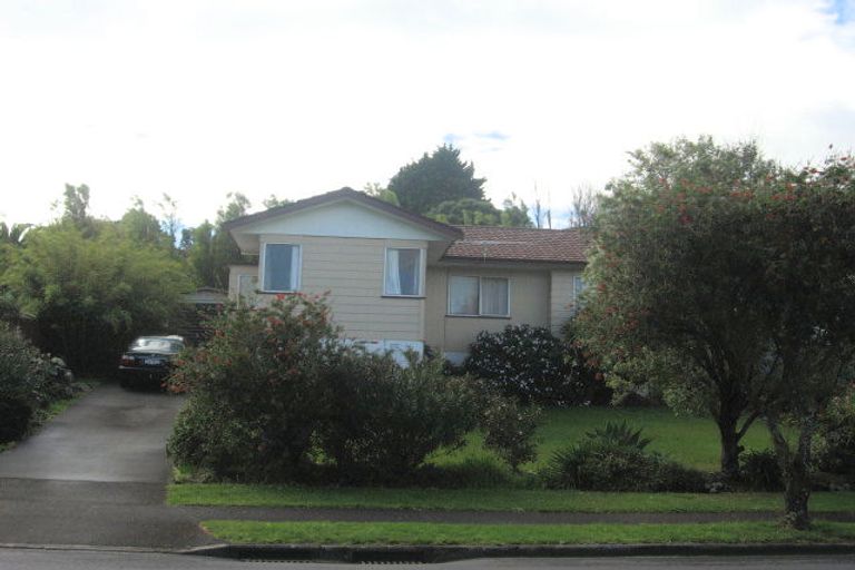 Photo of property in 142 Aviemore Drive, Highland Park, Auckland, 2010
