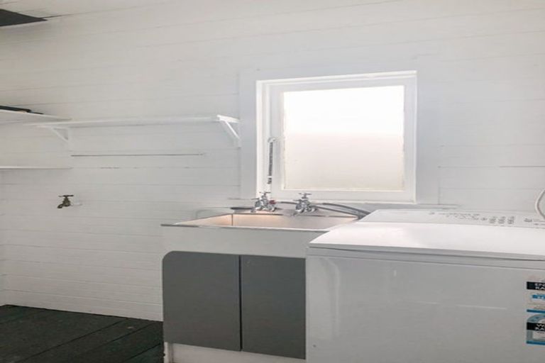 Photo of property in 2 Willis Street, Marton, 4710