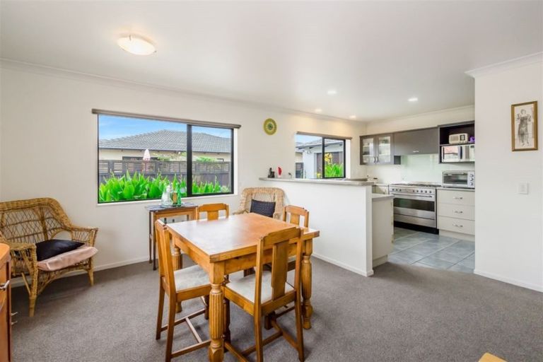 Photo of property in 3 Central Park, Paraparaumu Beach, Paraparaumu, 5032