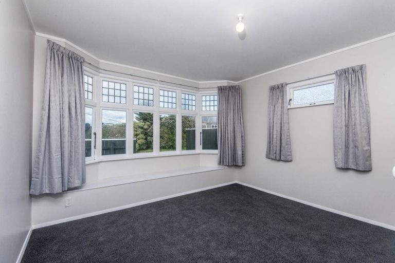 Photo of property in 4a Tarawera Road, Johnsonville, Wellington, 6037