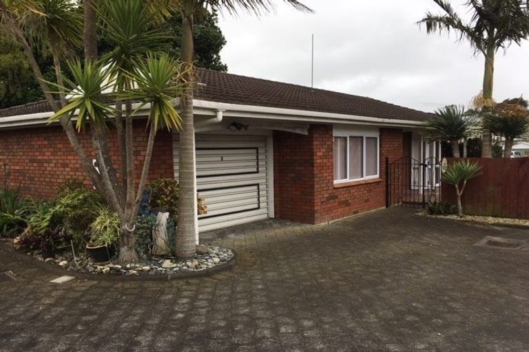 Photo of property in 2/527 Weymouth Road, Weymouth, Auckland, 2103