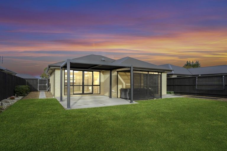 Photo of property in 39 Tara Crescent, Woodend, 7610