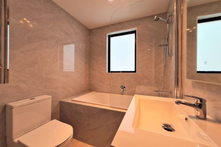 Photo of property in 6b Poruru Close, Papakura, 2110