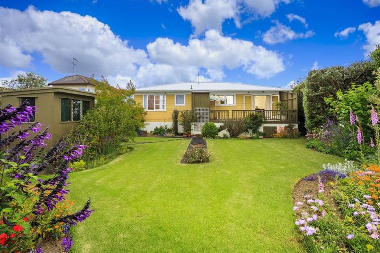 Photo of property in 87 Hillcrest Avenue, Hillcrest, Auckland, 0627