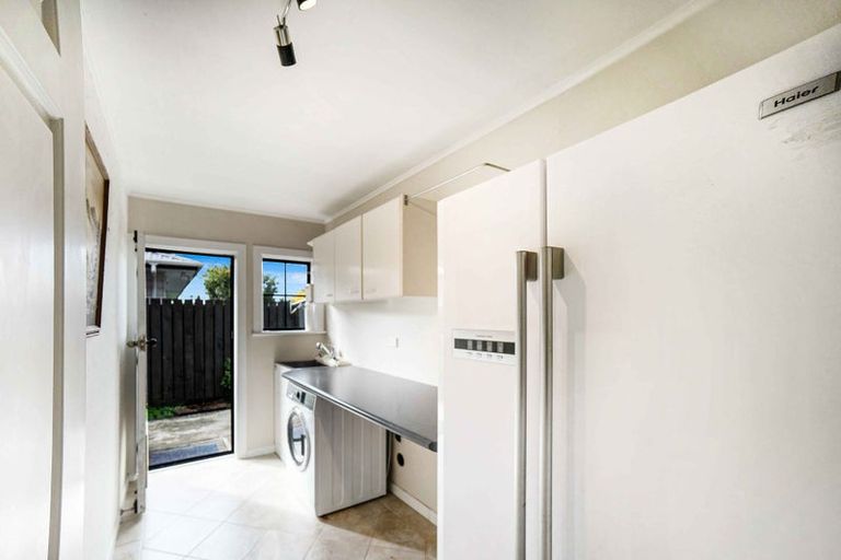 Photo of property in 16 Len Garlick Place, Pahurehure, Papakura, 2113