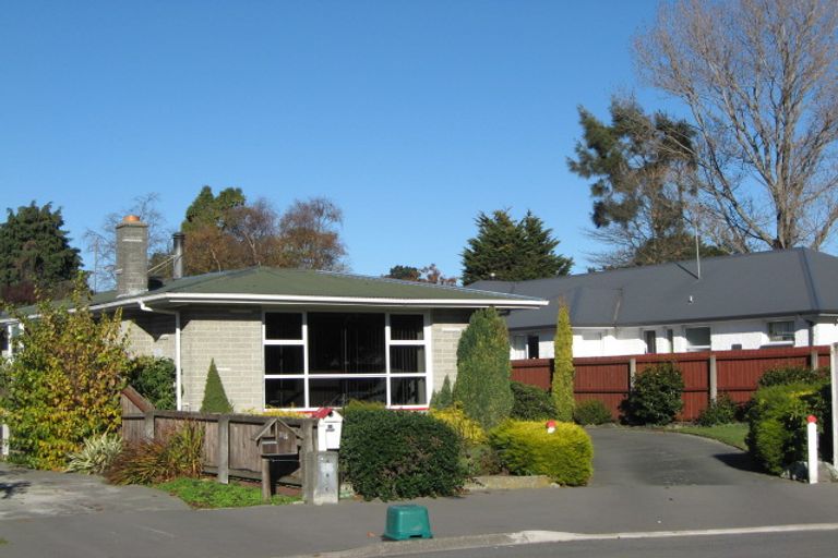 Photo of property in 25 Camelia Place, Islington, Christchurch, 8042