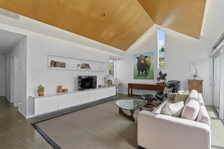 Photo of property in 65 Hawkesbury Avenue, St Albans, Christchurch, 8014