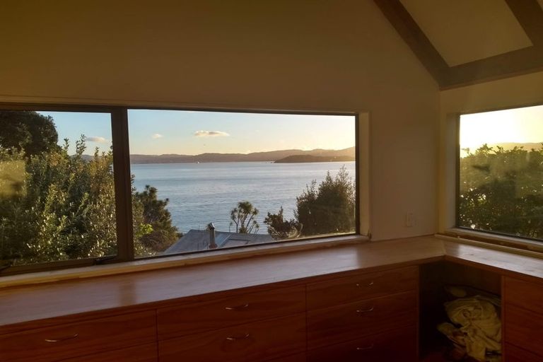 Photo of property in 14 Taungata Road, York Bay, Lower Hutt, 5013