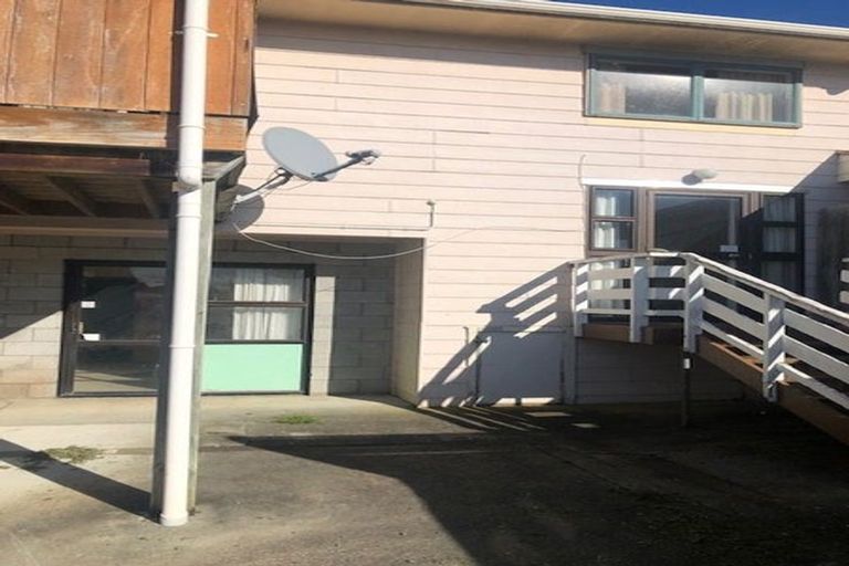 Photo of property in 31 Avenue Road, Foxton, 4814