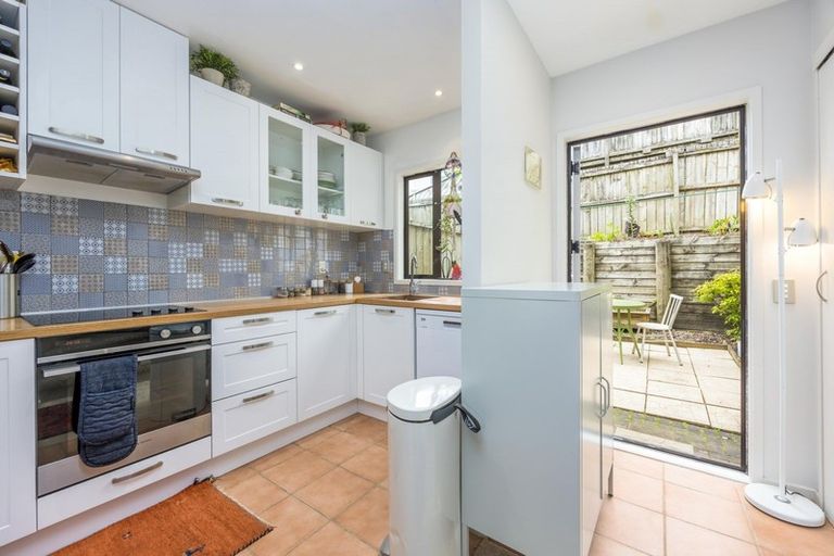 Photo of property in The Grange, 10/92 Bush Road, Albany, Auckland, 0632