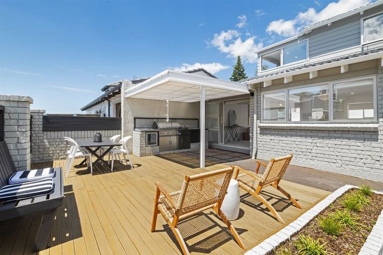 Photo of property in 2/26 Manly Esplanade, Browns Bay, Auckland, 0630