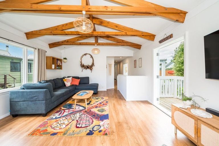 Photo of property in 100 Matatua Road, Raumati Beach, Paraparaumu, 5032