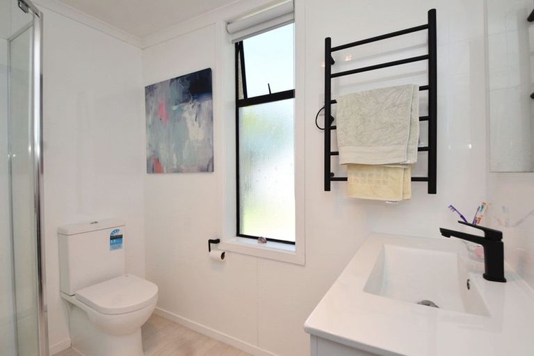 Photo of property in 11 Robertson Street, Richmond, Invercargill, 9810