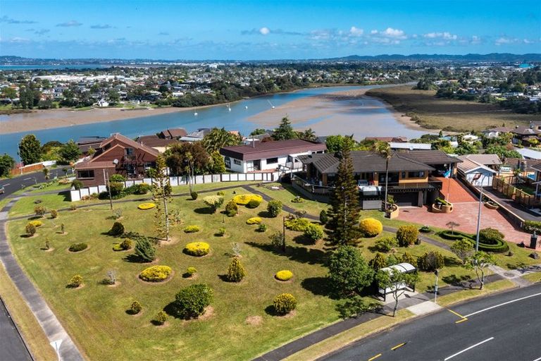 Photo of property in 161 Luckens Road, West Harbour, Auckland, 0618