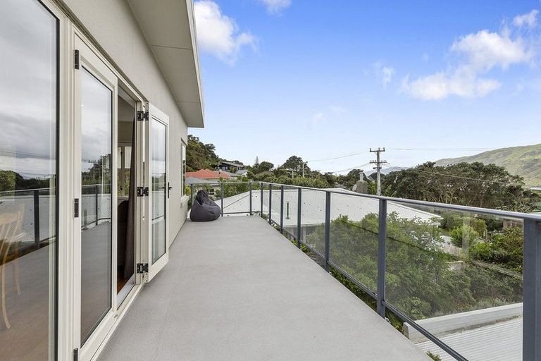 Photo of property in 32 Rawhiti Road, Pukerua Bay, 5026
