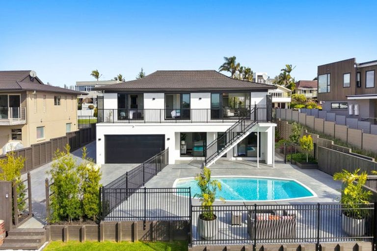 Photo of property in 114 Bramley Drive, Farm Cove, Auckland, 2012