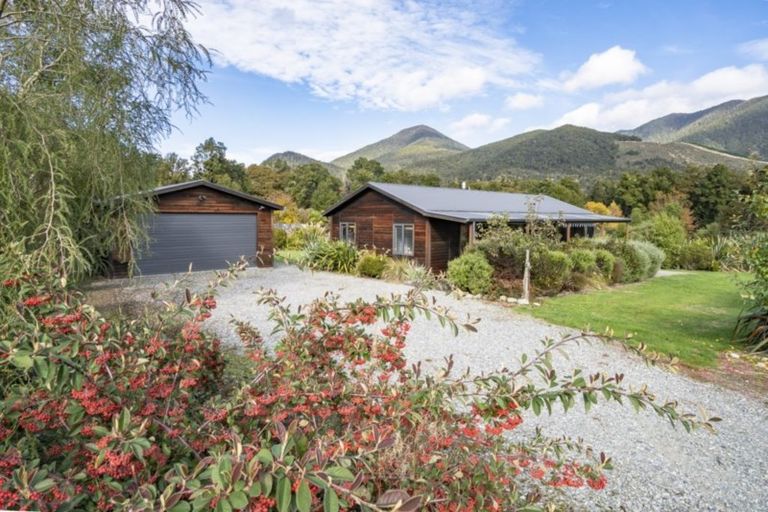 Photo of property in 19 Porika Road, Rotoroa, Saint Arnaud, 7077