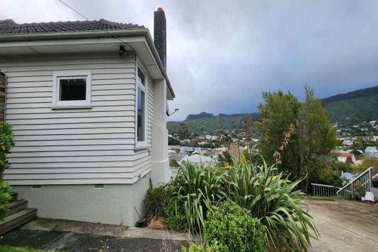 Photo of property in 33 Tawa Terrace, Tawa, Wellington, 5028