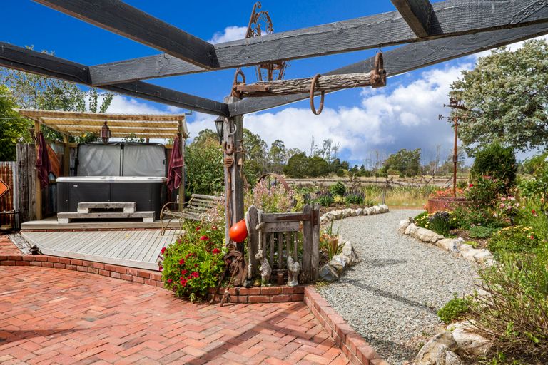 Photo of property in 12 Moreland Place, Mapua, 7005