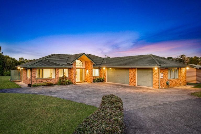 Photo of property in 70a Shaw Road, Oratia, Auckland, 0604