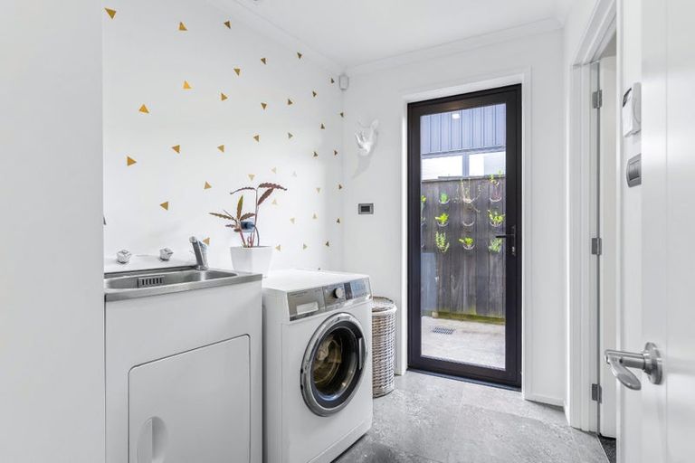 Photo of property in 37 Wallace Road, Hobsonville, Auckland, 0616