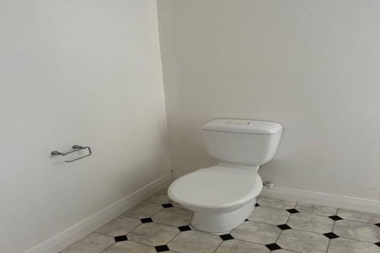 Photo of property in 3/133 Kelburn Parade, Kelburn, Wellington, 6012