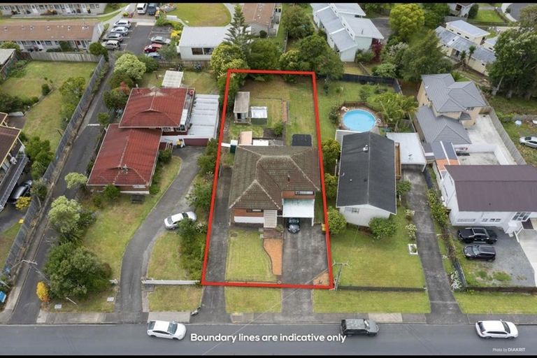 Photo of property in 18 Royal Road, Massey, Auckland, 0614