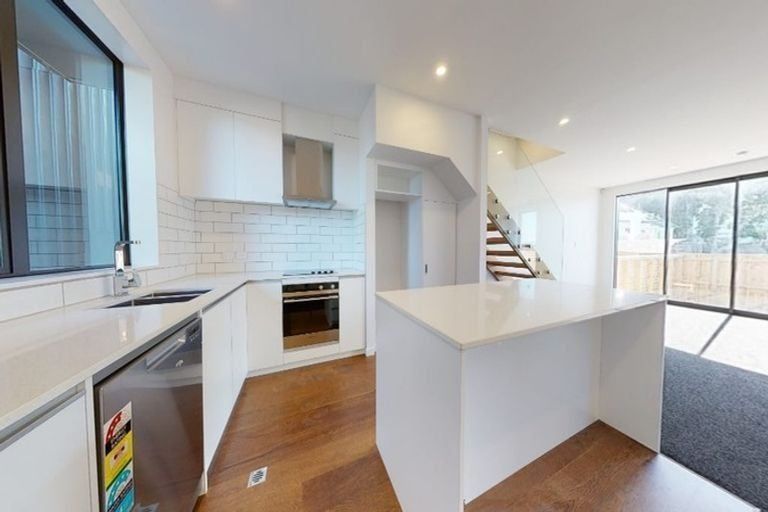 Photo of property in 10/80 Seatoun Heights Road, Seatoun, Wellington, 6022