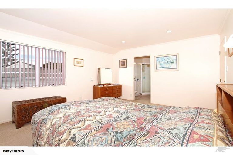 Photo of property in 2/148 Oaktree Avenue, Browns Bay, Auckland, 0630