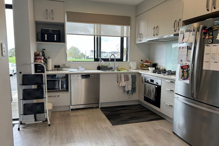 Photo of property in 43 Te Aparangi Road, Papakura, 2110